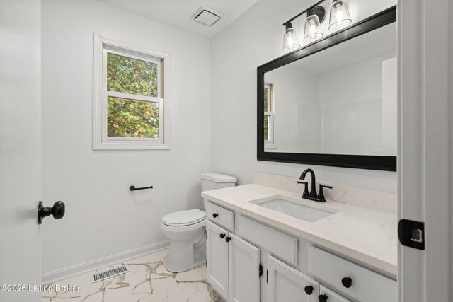 4809 Grecian Ct, Louisville, KY 40272