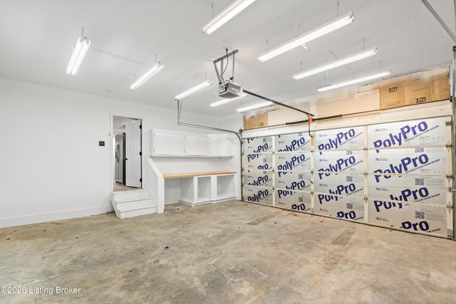 4809 Grecian Ct, Louisville, KY 40272