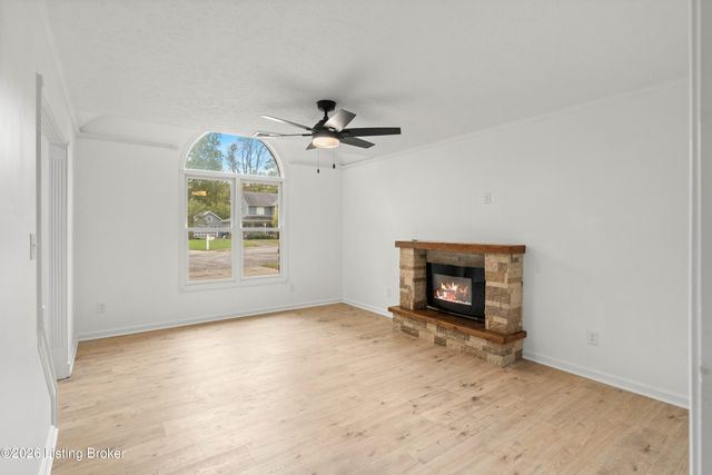 4809 Grecian Ct, Louisville, KY 40272