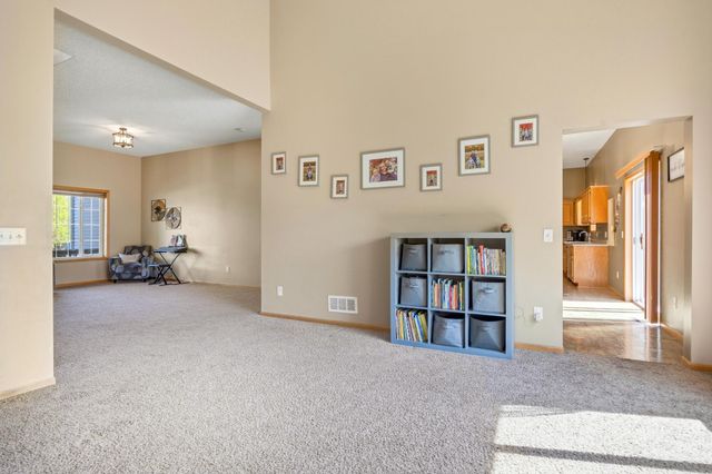 7364 Lambert Avenue NE, Albertville, MN 55301