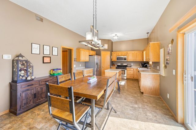 7364 Lambert Avenue NE, Albertville, MN 55301