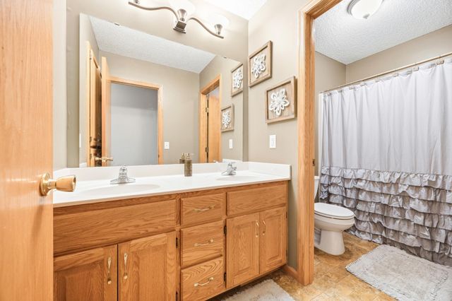 7364 Lambert Avenue NE, Albertville, MN 55301