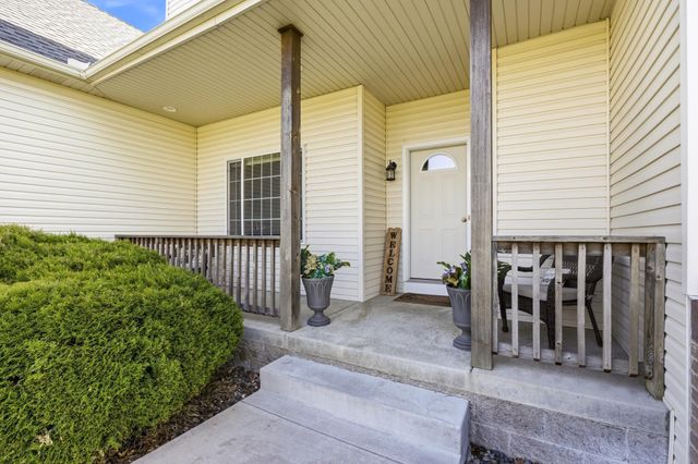 7364 Lambert Avenue NE, Albertville, MN 55301