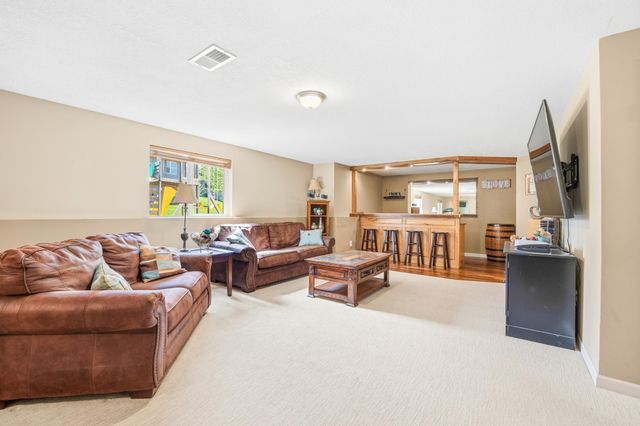 7364 Lambert Avenue NE, Albertville, MN 55301
