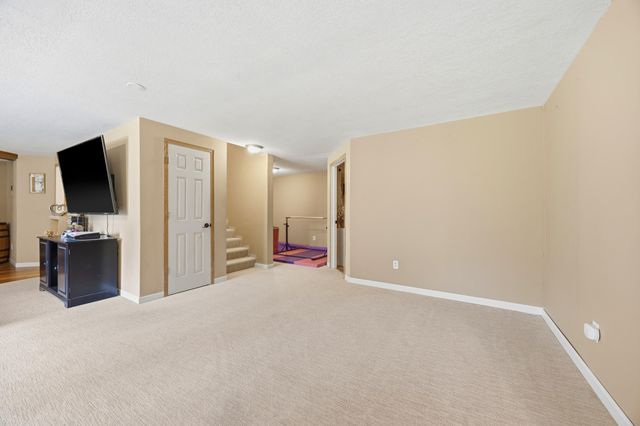 7364 Lambert Avenue NE, Albertville, MN 55301