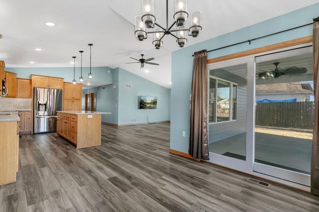 530 Graceview Loop, Saint Joseph, MN 56374