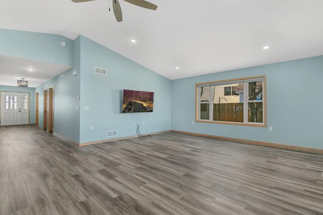 530 Graceview Loop, Saint Joseph, MN 56374