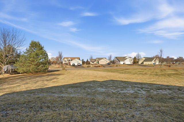 530 Graceview Loop, Saint Joseph, MN 56374