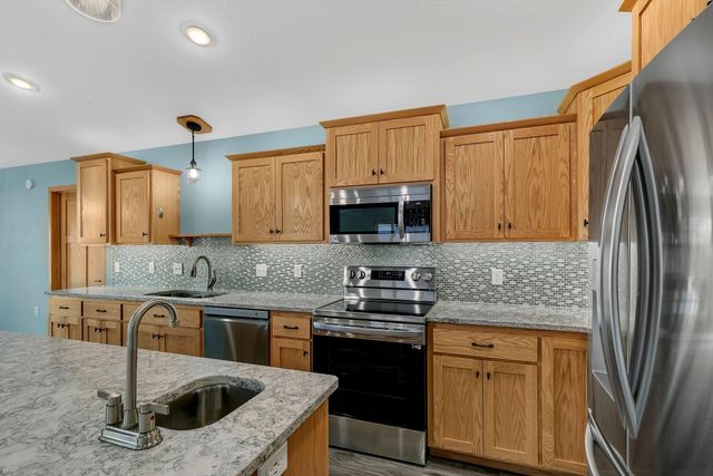 530 Graceview Loop, Saint Joseph, MN 56374