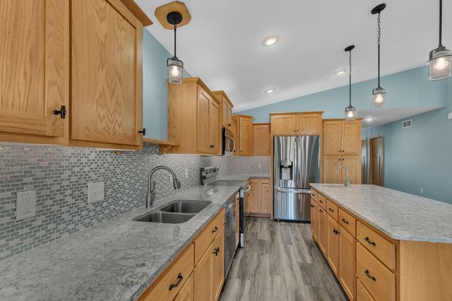 530 Graceview Loop, Saint Joseph, MN 56374