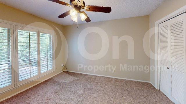 5809 Chimney Wood Circle, Fort Worth, TX 76112