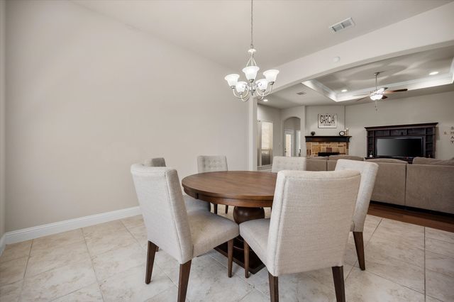 909 Thistle Hill Trail, Weatherford, TX 76087