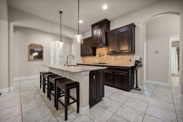 909 Thistle Hill Trail, Weatherford, TX 76087