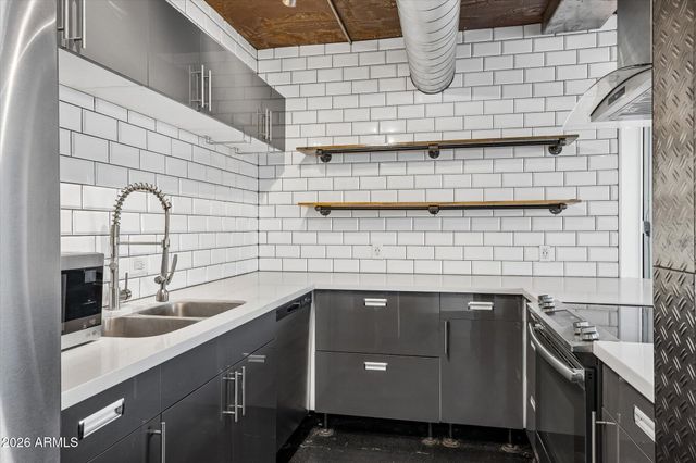 207 W CLARENDON Avenue G22, Phoenix, AZ 85013