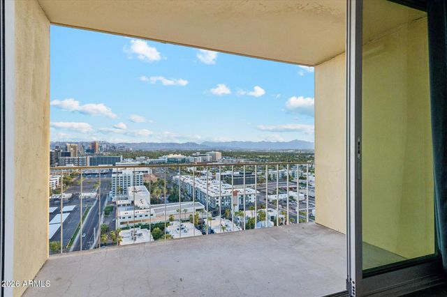 207 W CLARENDON Avenue G22, Phoenix, AZ 85013