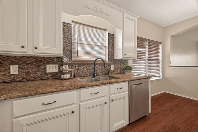 9904 Fair Brook Way, Pearland, TX 77584