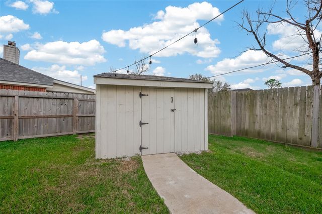 9904 Fair Brook Way, Pearland, TX 77584