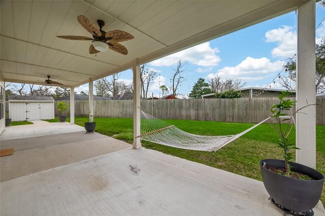 9904 Fair Brook Way, Pearland, TX 77584