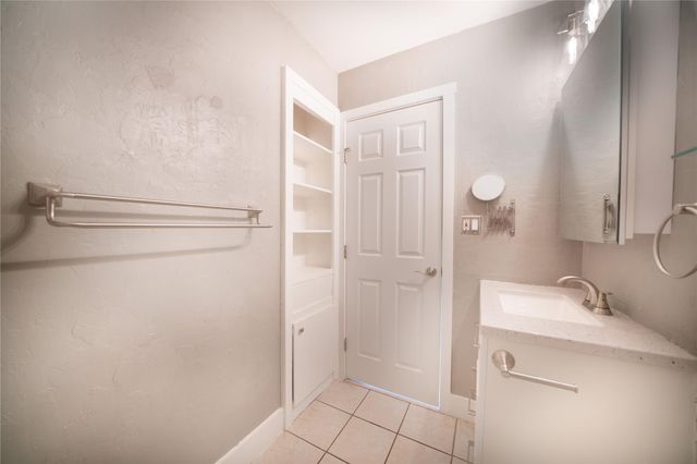 500 E Riverside DR 242, Austin, TX 78704