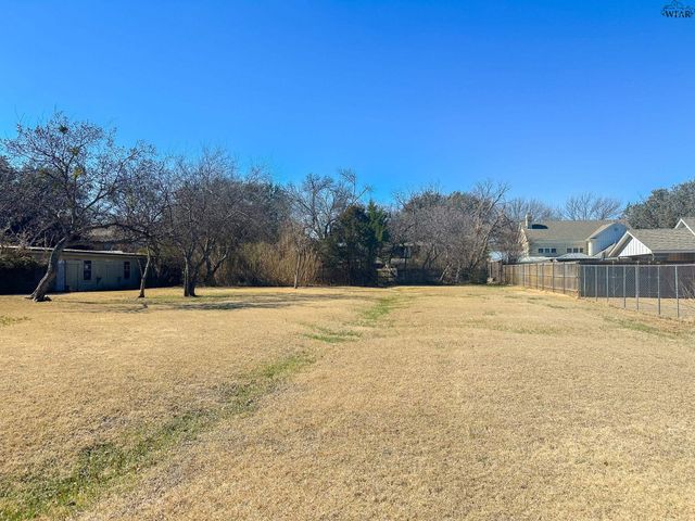 4219 LAKE PARK DRIVE, Wichita Falls, TX 76302