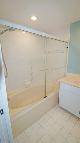 221 NE Plantation Road 213, Stuart, FL 34996