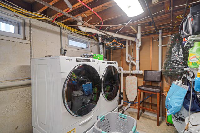 386 33rd Street, Lindenhurst, NY 11757