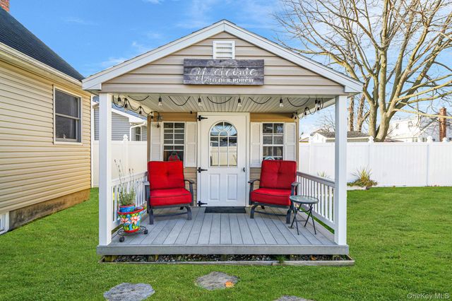 386 33rd Street, Lindenhurst, NY 11757