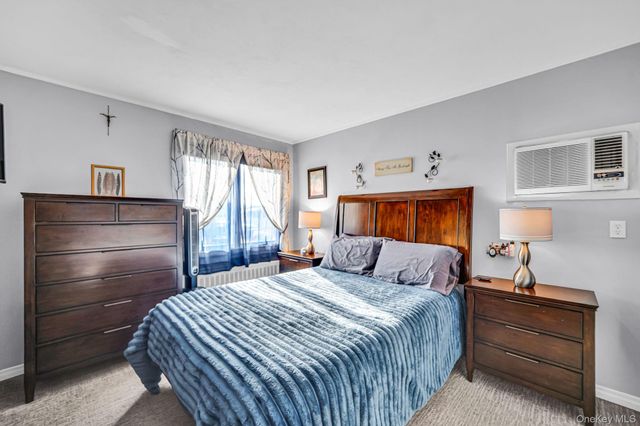 386 33rd Street, Lindenhurst, NY 11757