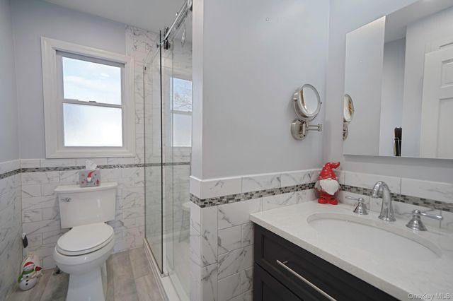 386 33rd Street, Lindenhurst, NY 11757