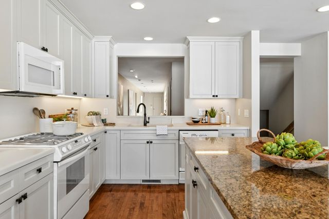 4770 Manitou Road, Excelsior, MN 55331