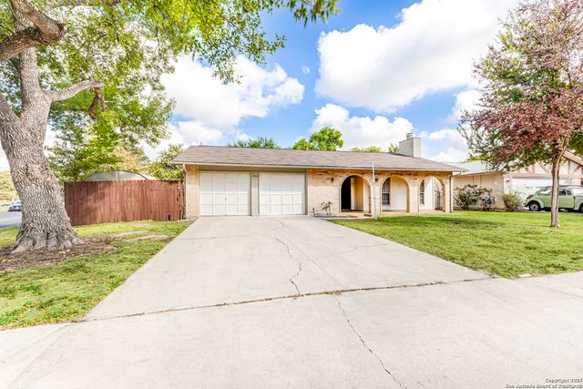 7003 Glen Walk, San Antonio, TX 78239