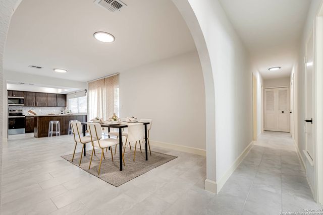 7003 Glen Walk, San Antonio, TX 78239