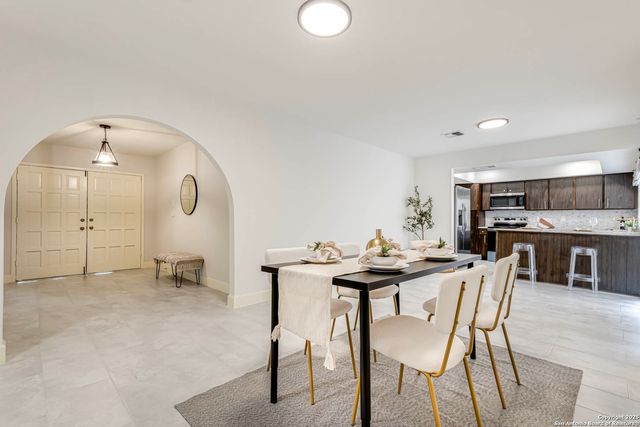 7003 Glen Walk, San Antonio, TX 78239