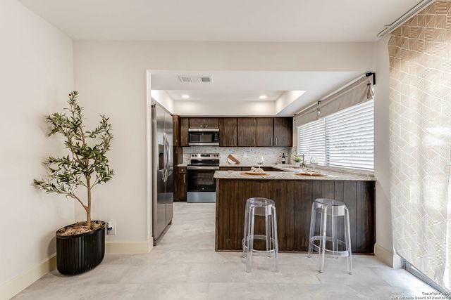 7003 Glen Walk, San Antonio, TX 78239