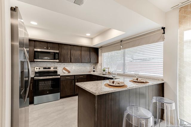 7003 Glen Walk, San Antonio, TX 78239