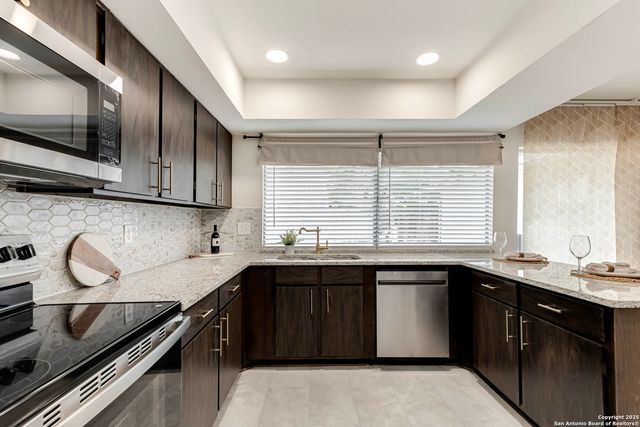 7003 Glen Walk, San Antonio, TX 78239