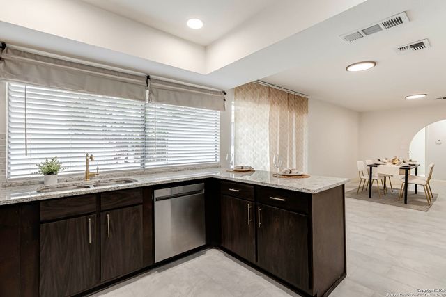 7003 Glen Walk, San Antonio, TX 78239