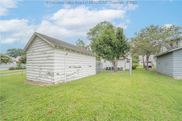 5407 Staunton Avenue, Charleston, WV 25304