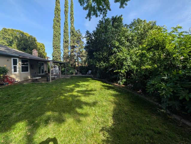 10000 El Chorlito Dr, Rancho Cordova, CA 95670