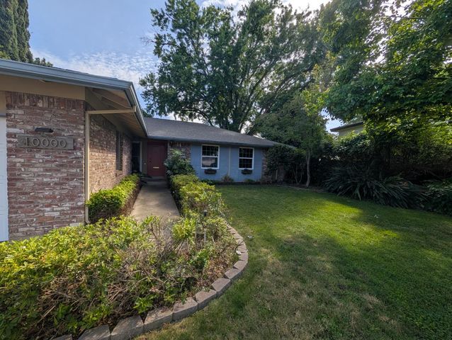 10000 El Chorlito Dr, Rancho Cordova, CA 95670