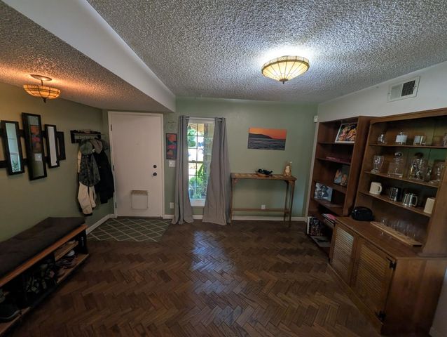 10000 El Chorlito Dr, Rancho Cordova, CA 95670