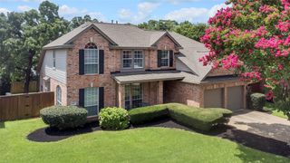 2807 Stonehurst Drive, Grapevine, TX 76051