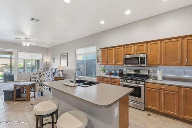 10043 E Denver Hill Drive, Tucson, AZ 85748