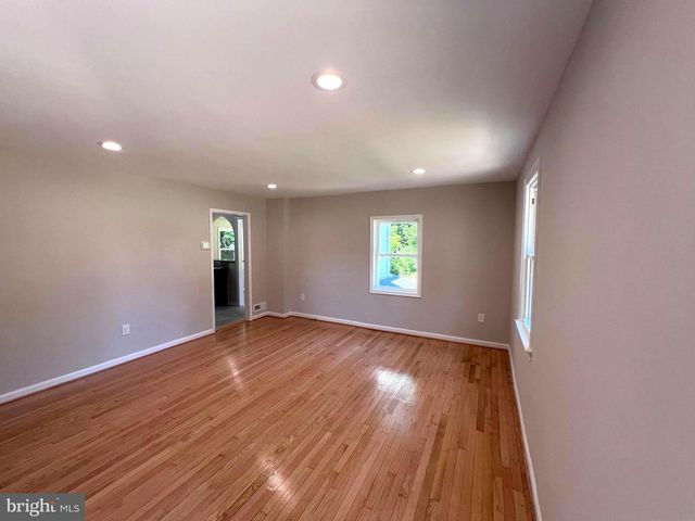 1703 LEE RD, Fort Washington, MD 20744