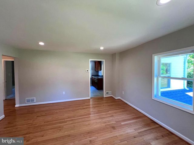 1703 LEE RD, Fort Washington, MD 20744