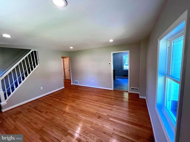 1703 LEE RD, Fort Washington, MD 20744