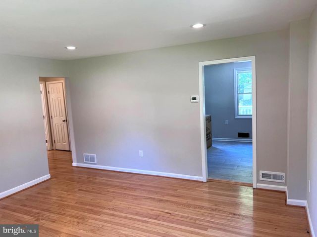 1703 LEE RD, Fort Washington, MD 20744