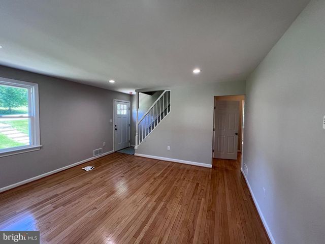 1703 LEE RD, Fort Washington, MD 20744