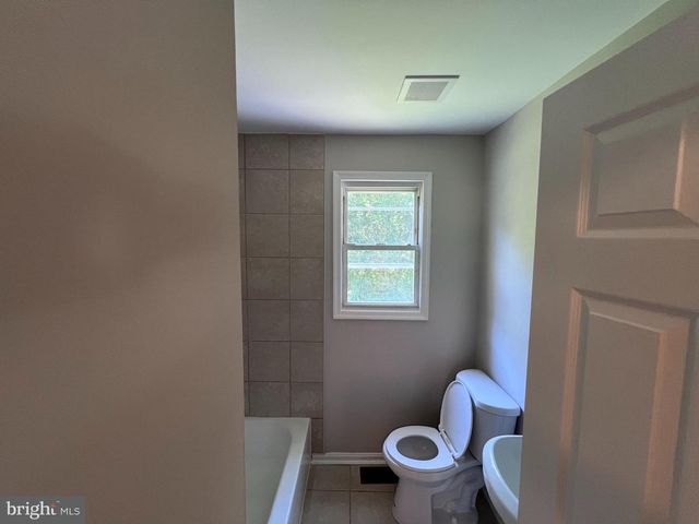 1703 LEE RD, Fort Washington, MD 20744
