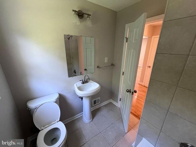 1703 LEE RD, Fort Washington, MD 20744